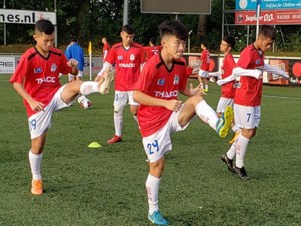 Lứa 'đàn em' Công Phượng toàn thắng tại Hà Lan