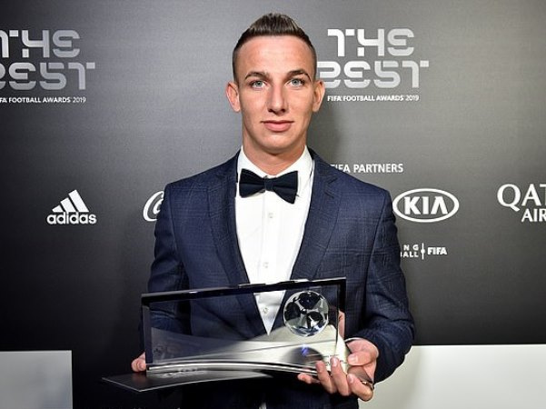 Vượt qua Messi, cầu thủ 18 tuổi giành giải Puskas Award 2019