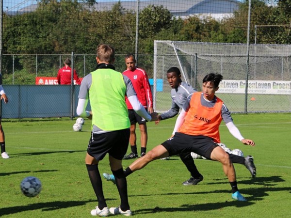 Văn Hậu ra mắt rất hứa hẹn ở SC Heerenveen'