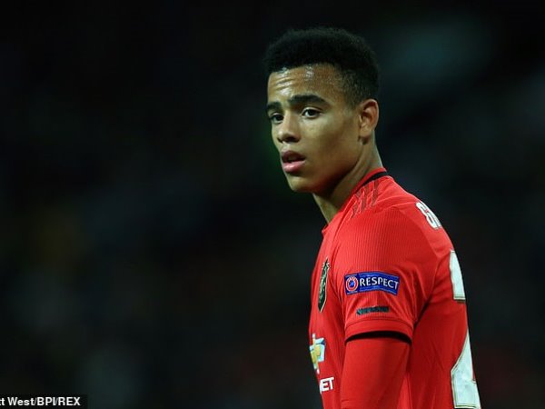 MU chỉ còn một tiền đạo thực thụ là Mason Greenwood
