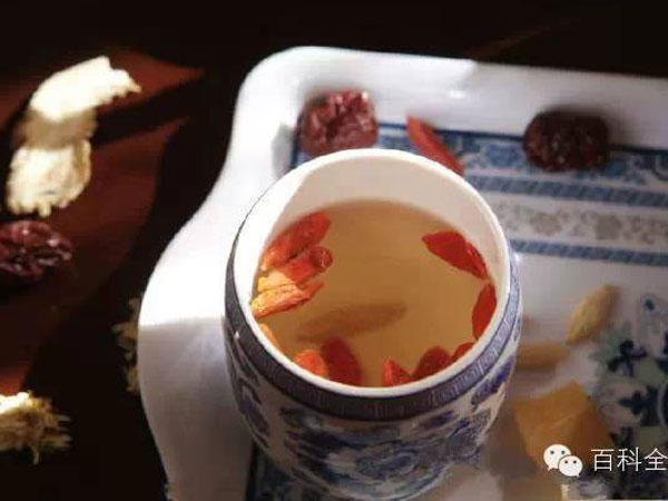Mắc ung thư phổi ở tuổi 85, vị bác sĩ già 'tự điều trị ung thư' cho mình bằng 3 bí quyết đơn giản nhưng hiệu quả
