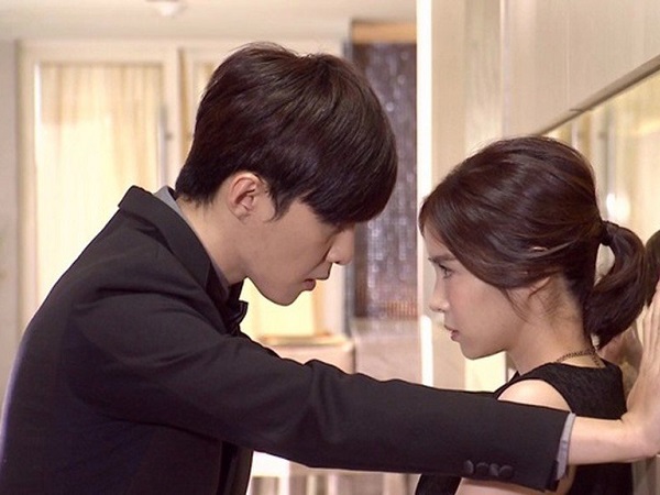 Vớ bừa anh shipper vì có bầu bị đá, tôi chết lặng nghe thú nhận của chồng