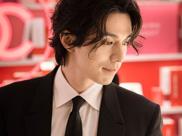 Chùm ảnh Lee Dong Wook đẹp như tượng tạc do fan chụp gây sốt Weibo: Từng góc nghiêng đều cực phẩm thần sầu!