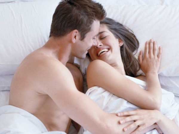 Vợ có sở thích lạ khi làm 'chuyện ấy' khiến chồng vừa bối rối vừa thích