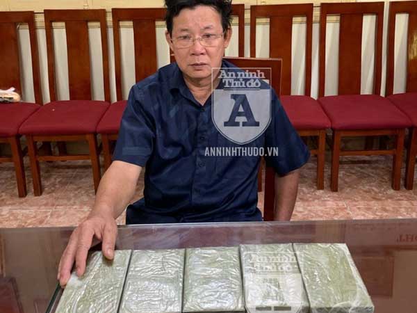 Nhân thân khó tin của kẻ vận chuyển 5 bánh heroin bị bắt giữ ở bến xe Nước Ngầm