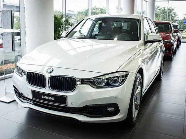 Giảm giá hàng trăm triệu,  Mercedes và BMW tạo sức ép lên Toyota Camry