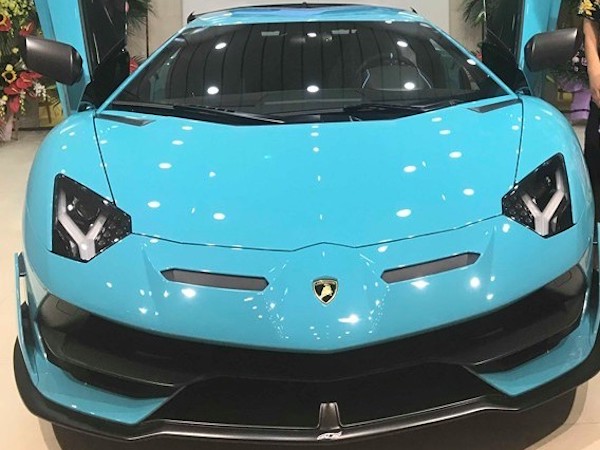 Sắm Lamborghini Aventador SVJ 60 tỷ, chất chơi đại gia Hà Nội