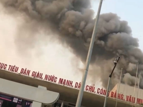 Cháy hội trường Cung văn hóa hữu nghị Việt Xô, sập mái vòm sân khấu chính