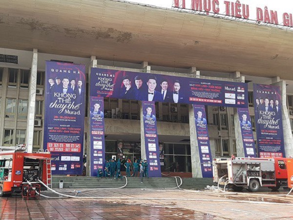 Liveshow của ca sĩ Quang Hà bị hoãn do sân khấu Cung Văn hóa Hữu nghị Việt Xô bốc cháy