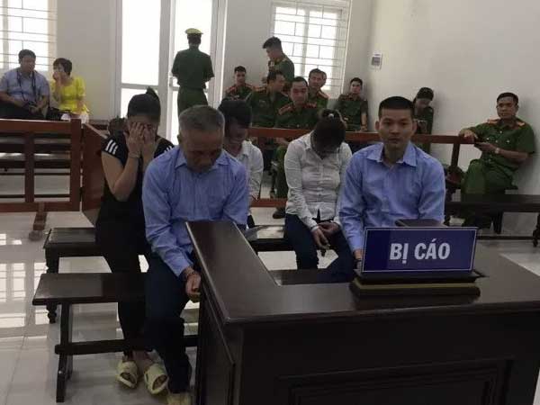 Diễn biến bất ngờ phiên tòa đầu tiên xử đường dây 'mang thai hộ'