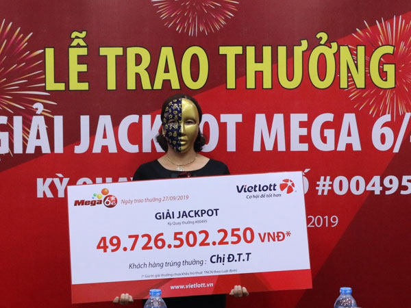Xổ số Vietlott: Trao giải thưởng cho 1 trong 2 khách hàng trúng Jackpot gần 100 tỷ
