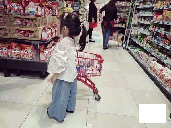 Mẹ than thở vì con 3 tuổi có thói ăn cắp vặt, dân mạng mách hướng xử trí tuyệt hay