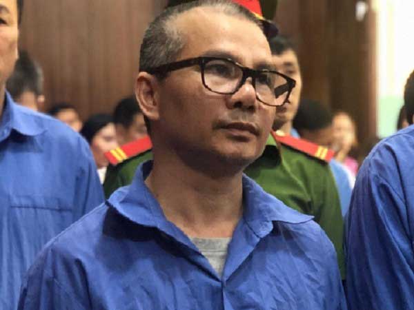 Ông trùm mua bán 379 bánh heroin hầu tòa
