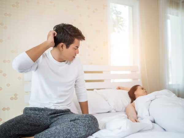 Chồng bỗng nhiên yếu ớt chuyện phòng the, do đâu?