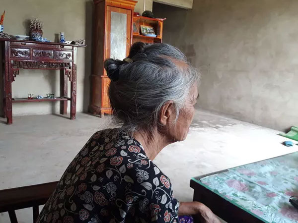 Bà nội nghi phạm sát hại tài xế Grab: '2 thằng cháu mình nuôi thì giờ hư hỏng cả, buồn lắm'