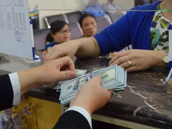 Vay ngoại tệ ngày càng khó