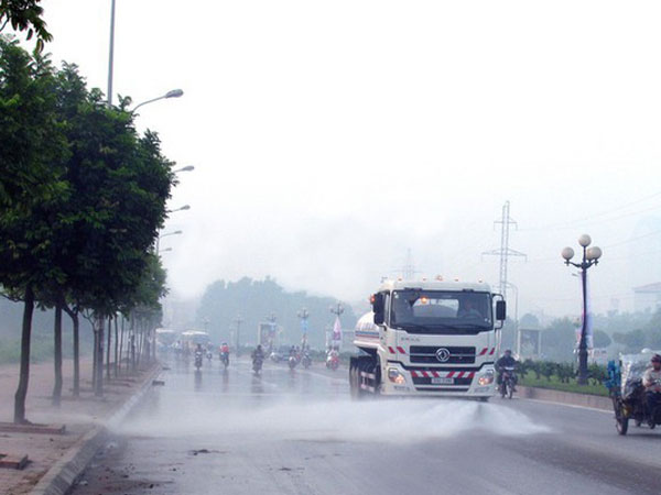 Hà Nội 3 năm không rửa đường