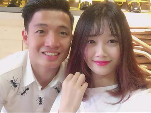 Ngịch ngợm trêu chọc bạn gái Văn Toàn, Tư Dũng bị phũ lại: 'Bố trẻ con mà vẫn nghịch thế'