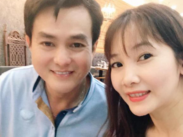 Chân dung người vợ kém 8 tuổi, kín tiếng của Cao Minh Đạt - cậu Ba Duy khét tiếng trong 'Tiếng sét trong mưa'