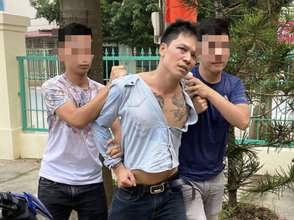 Cảnh sát hình sự tóm gọn thanh niên xăm trổ đang cưỡng đoạt tiền của giám đốc doanh nghiệp