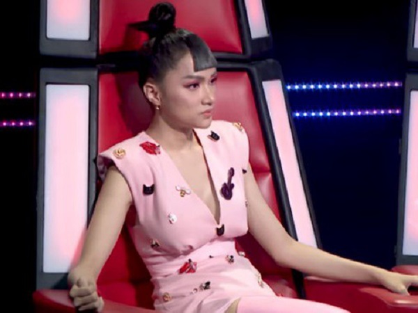The Voice Kids: Hương Giang nghẹn ngào với tiết mục đầy xúc động của học trò khi kể về cháy rừng Amazon