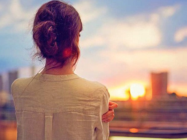 Nghe tin mẹ chồng mất, chị dâu tôi cười lớn rồi nói thẳng một câu khiến cả nhà tôi tức giận đuổi đi