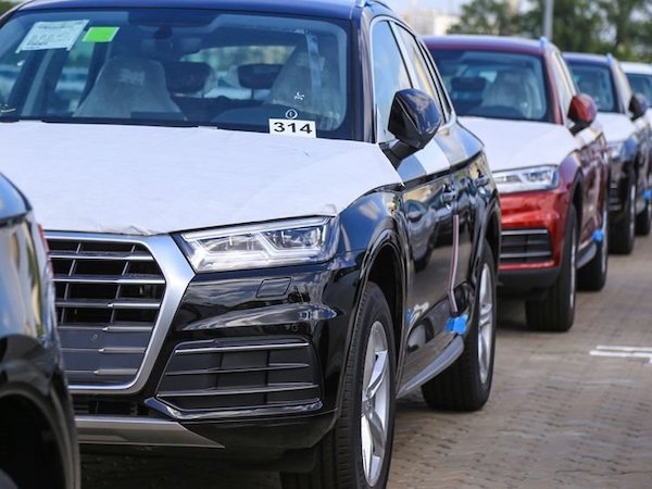 Xe nhập khẩu về Việt Nam tăng kỷ lục, giá xe có thể tiếp tục giảm sâu