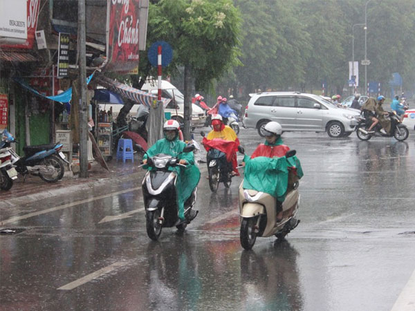Dự báo thời tiết hôm nay: Đề phòng xảy ra lốc, sét và gió giật mạnh