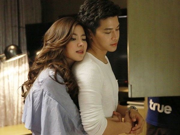 Một hình xăm và cơn phẫn nộ của chồng sau chuyến công tác dài ngày
