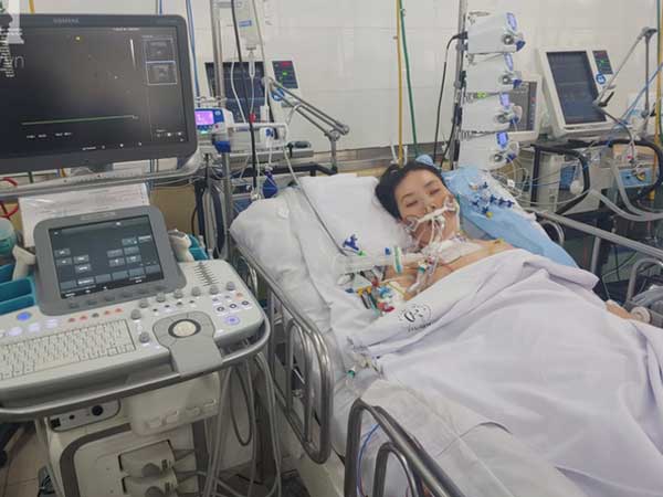 Cha vừa mất được 6 tháng, 2 đứa trẻ bơ vơ khi mẹ nhập viện nguy kịch sau cơn đau tim dữ dội