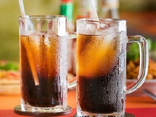 Cơ thể sẽ ra sao khi uống 2 ly nước ngọt mỗi ngày?