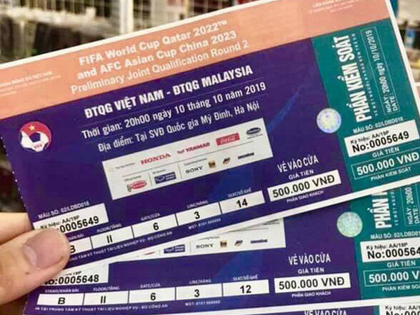 Vé 'chợ đen' trận Việt Nam - Malaysia lên tới 5-6 triệu đồng/cặp