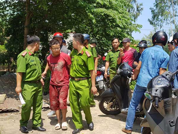 Vụ cướp đâm 2 phụ nữ trọng thương sau khi mua dâm trong tiệm hớt tóc: Cụ bà 71 tuổi vẫn nguy kịch vì 7 nhát dao