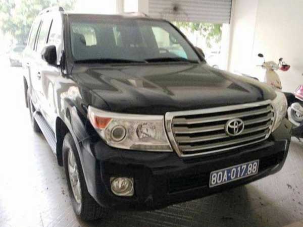 Xe Land Cruiser được doanh nghiệp biếu tặng Nghệ An phải bán đấu giá
