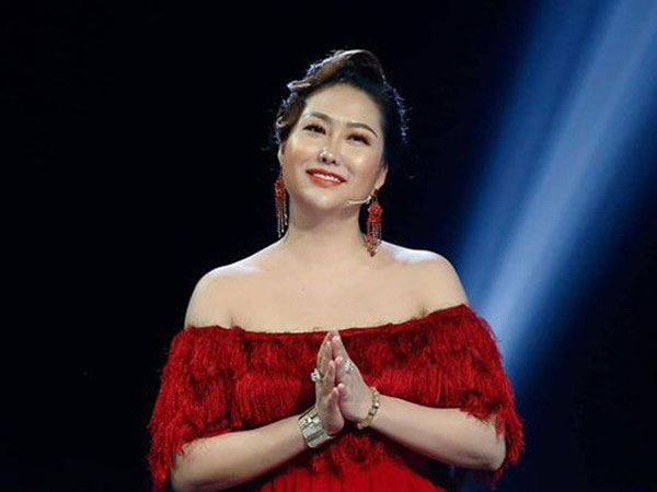 Cùng Xuân Lan, Hà Hồ chạy show tới gãy guốc và nỗi đau đớn nhất cuộc đời Phi Thanh Vân