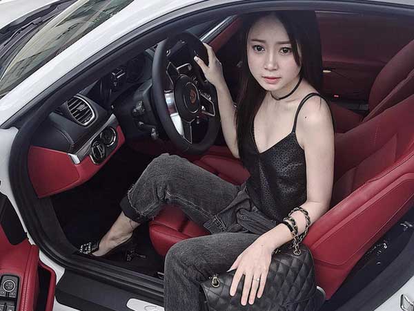Rich kid có màn shopping hết 2 tỷ 300 triệu gây sốt là đạo diễn truyền hình ở Mỹ, cuộc sống nhiều người mơ