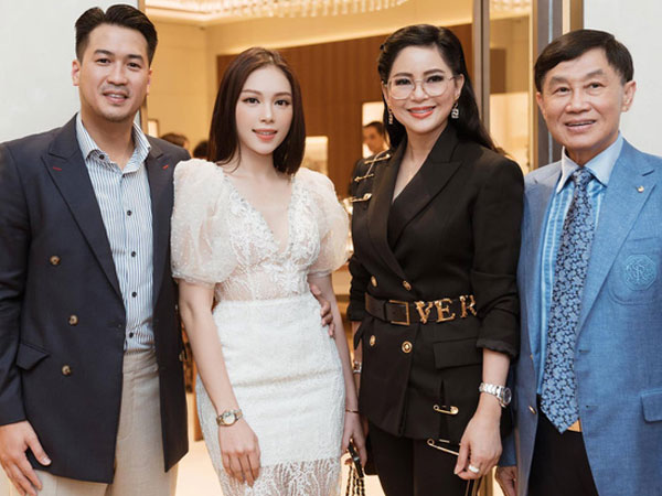 Thiếu gia Phillip Nguyễn đưa Linh Rin ra mắt bố mẹ: Hot girl Hà thành một bước vào hào môn, đám cưới khủng sắp diễn ra thật rồi ư?