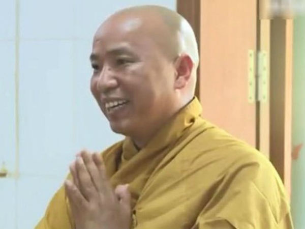 Sư Toàn hoàn tục Lê Hữu Long 'trắng tay'... không đất cát, tiền bạc?
