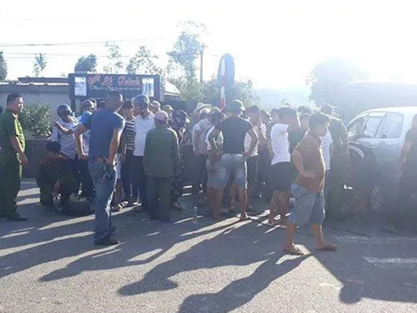 Rút súng ra thị uy, đại ca giang hồ bị cả nhóm đối phương vây chém chết trên đường