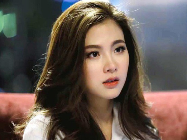 Có thai 6 tháng nhưng bụng chị dâu rất kỳ quái, khi vô tình nhìn thấy vạt áo của chị bị tốc lên, em sốc không nói thành lời