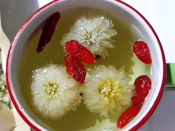 Trà hoa tiến vua, 2 triệu đồng/kg, nhà giàu uống dè từng bông