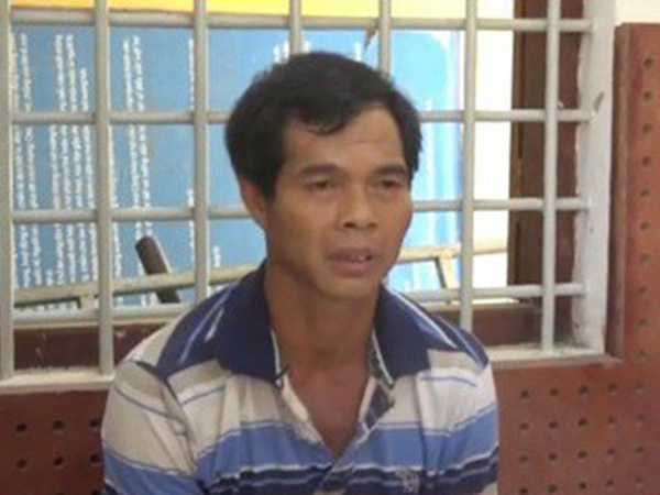 Con gái có thai với cha dượng, mẹ đưa đi phá