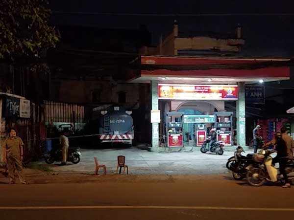 TP.HCM: 2 thanh niên bị đâm thương vong sau va quẹt giao thông