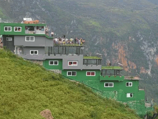 Panorama trên đỉnh Mã Pì Lèng bị đình chỉ kinh doanh