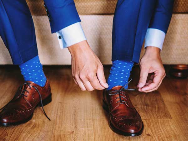 Tưởng chọn mua tất cho chồng là dễ hóa ra cũng lắm nhiêu khê