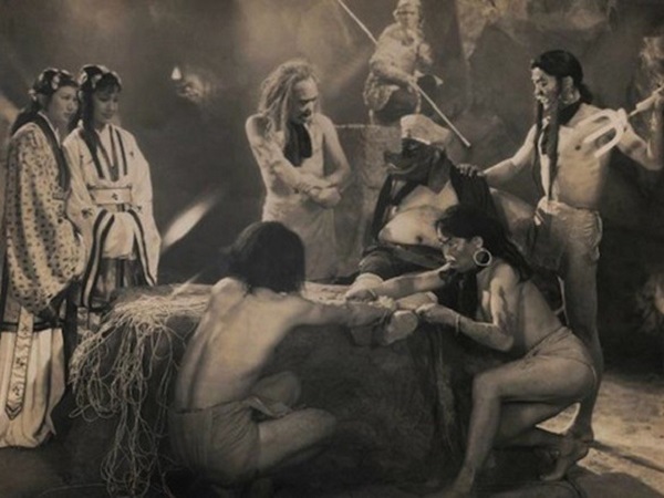 'Tây Du Ký' 1986 có phiên bản gốc hở hang và đáng sợ từ năm 1927
