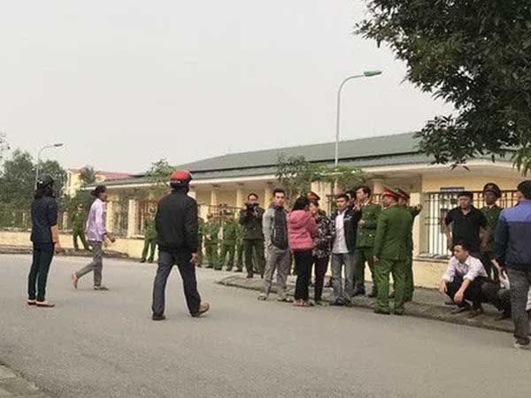 Hai bé gái song sinh tử vong sau khi tiêm vắc xin viêm gan B