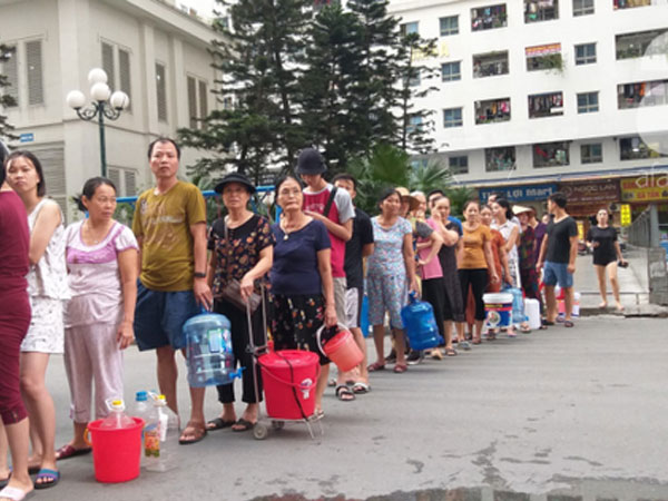 Hà Nội: Cấp nước sạch miễn phí cho toàn bộ người dân khu vực bị ảnh hưởng từ đầu nguồn Sông Đà