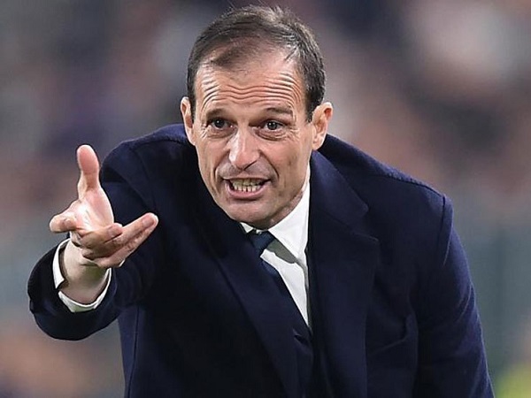 HLV Allegri bóng gió khả năng tới MU