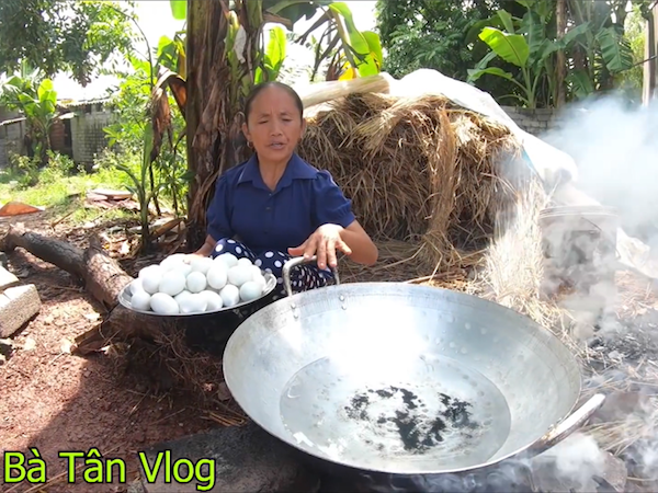 Bị khán giả tố không trung thực, bà Tân Vlog phải xóa video